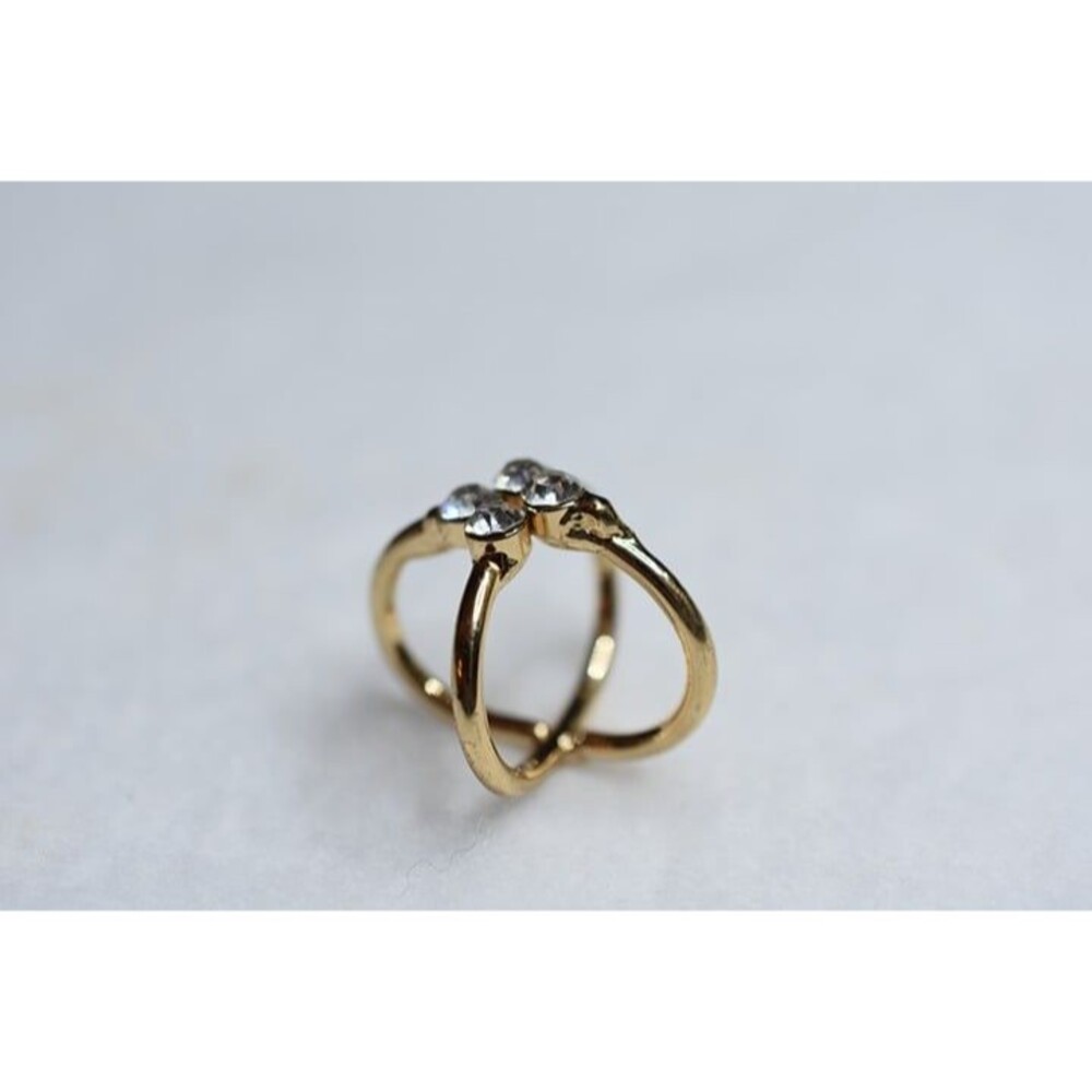 Criss Cross 4 Crystal Gold Tone Size 4 Y2K Party Glam Ring - Picture 3 of 3
